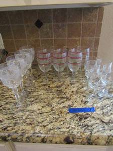 lot 44 image: 4 Long stem gold rim wine glasses, 7 Christmas egg nogg glasses and more
