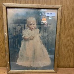 lot 139 image: 1905 baby picture in frame
