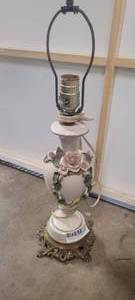 lot 207 image: lamp