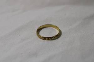 lot 50 image: Jewelry 14K yellow gold Italian ring. Marked 14K Milor Italy. Size 6.25