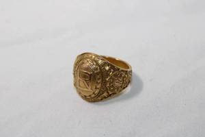 lot 4 image: 14K yellow gold HEAVY 1922 class ring. Marked 14K. Size 6.5