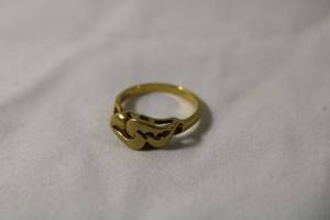 lot 58 image: Jewelry 18K yellow gold Italian ring. Marked 18K Milor Italy. Size 4.5