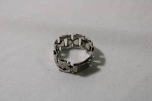 lot 67 image: Jewelry 14K white gold Italian mesh ring. Marked 14K Italy. Size 4.5