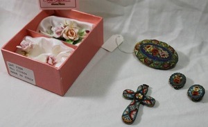 lot 157 image: Jewelry Vintage mid century Italian jewelry. Includes (4) pieces of hand crafted micro mosaic Venetian jewelry and a boxed Carlo Savastano Capodimonte porcelain brooch and earring set (incredible condition).