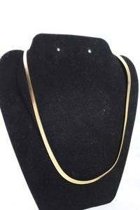 lot 165 image: Jewelry 14K yellow gold flat Serpentine necklace. Marked 14K in 2 places. 19L (bracelet available in Lot 92)