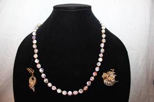 lot 356 image: Vintage Venetian Murano 22L Carnival glass bead necklace w barrel clasp and (2) Damascene (Toledo, Spain) jewelry pieces - Spanish galleon ship and single earring.