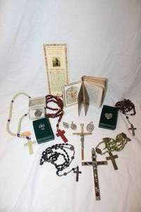 lot 374 image: Rosaries, crosses, religious medals and a 1906 Victorian Bread Of Angels imprimatur Catholic prayer book with Celluloid cover and inside cover cross.
