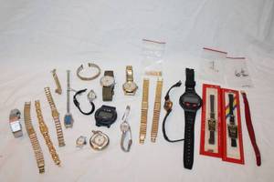 lot 383 image: Watch selection. Includes Seiko, Heritage, Hamilton, Caravelle, watch bands plus