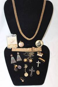 lot 426 image: Antique Victorian 10K-12K Gold Filled jewelry. Includes (3) pairs of earrings, lockets, plus. Some marked.