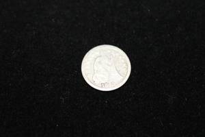 lot 481 image: 1845 United States Seated Liberty Half Dime