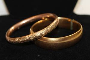 lot 490 image: 10-12K Gold Filled hinged vintage bangle bracelets. Pre-1930s. No marks.
