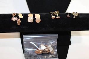 lot 500 image: (4) Antique Victorian cufflink pairs - 2-fixed dumbbell and 2-link styles. Includes Gold Filled shirt studs and a single cufflink. No marks