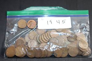 lot 221 image: Coins (86) Wheat Pennies - 1945