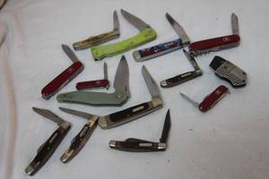 lot 287 image: Pocket Knives Old timers, Red white and blue swirl case knife, CRB and more