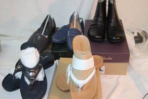 lot 511 image: (5) Pairs of Womens Shoes - Size 7-7.5 Timberland White Sandal, Minnetonka Silverthorne Thong in Black, Christine Tilt Black Leat, Ralph Lauren Navy Camila, and Enzo Angiolini Night Mist Flat