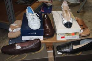 lot 517 image: (7) Pairs of Womens Shoes - Size 7-7.5 Blue Stripe Seersucker, WhiteNavy Stripe Heel, Enzo A. Chocolate Flat, Enzo A. Black Flat, Tan Sandal, Bocco Caf Shoe, Born Tan Sandal