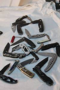 lot 539 image: Pocket Knives Gerber, CaseXX, Smith & Wesson, Tactical Brands and more