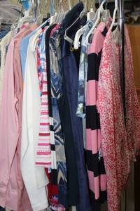 lot 559 image: Womens Clothes, see pictures