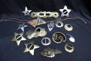 lot 249 image: Artisan crafted belt buckles and scarf holders (some signed by artist - 1-14 lbs.