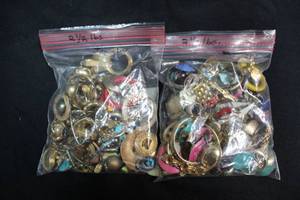 lot 250 image: Fashion jewelry collection - 5 lbs. worth