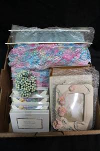 lot 136 image: Flower picture frame, Colored lace trim and notecards