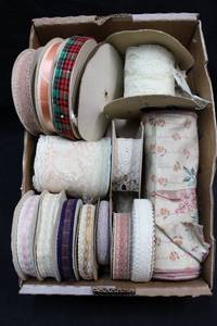 lot 141 image: Lace and fabric ribbon 3.5 lbs.