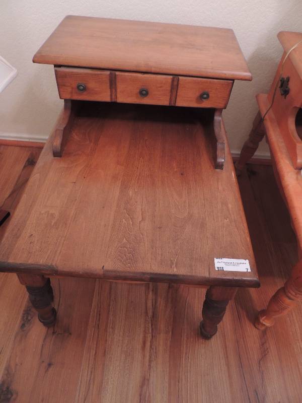 lot 7 image: Baker Furniture