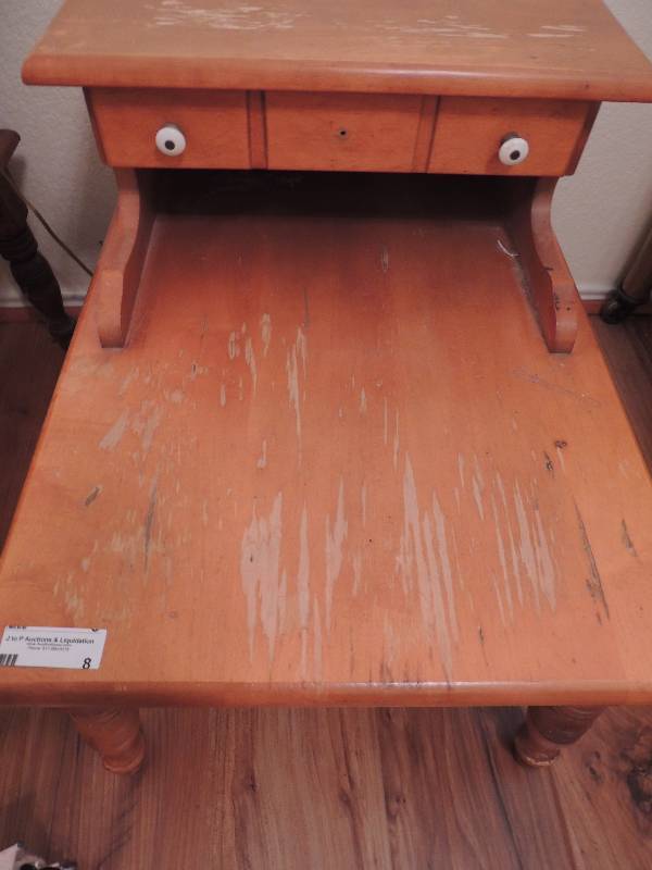 lot 8 image: Baker Furniture