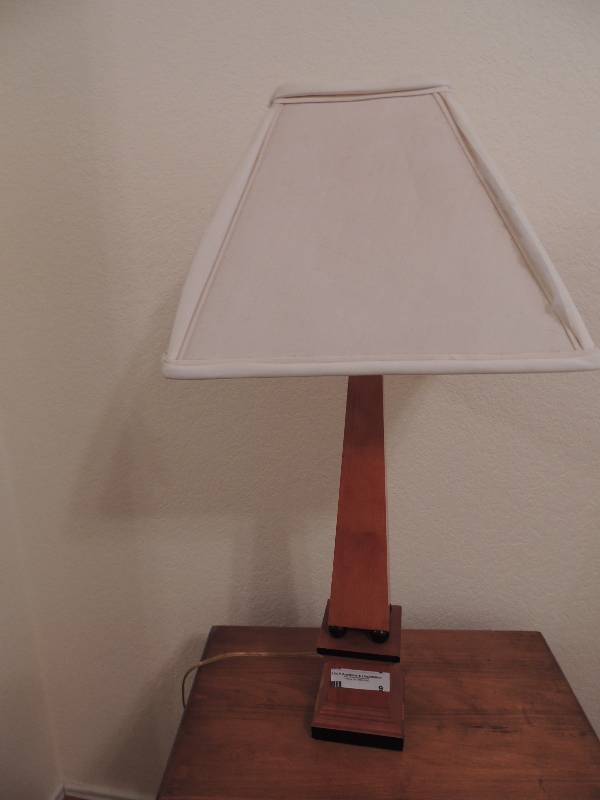 lot 9 image: Baker Furniture