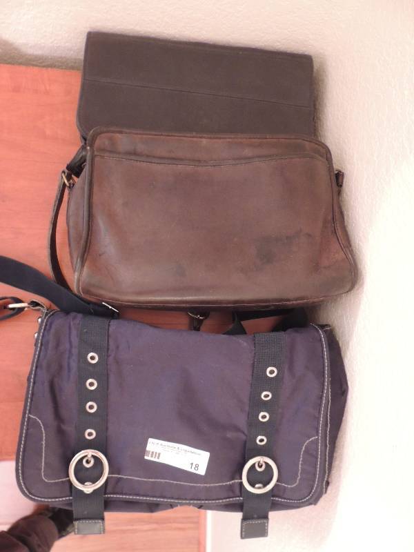 lot 18 image: COACH