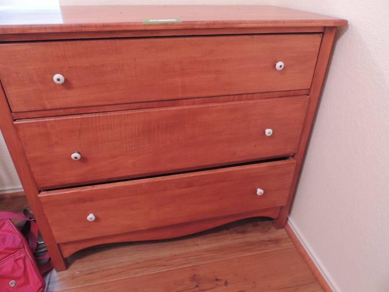 lot 19 image: FURNITURE