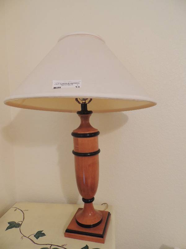 lot 31 image: LAMPS