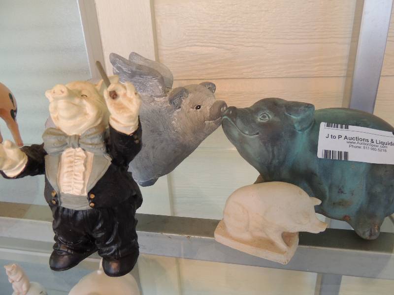 lot 64 image: PIGS