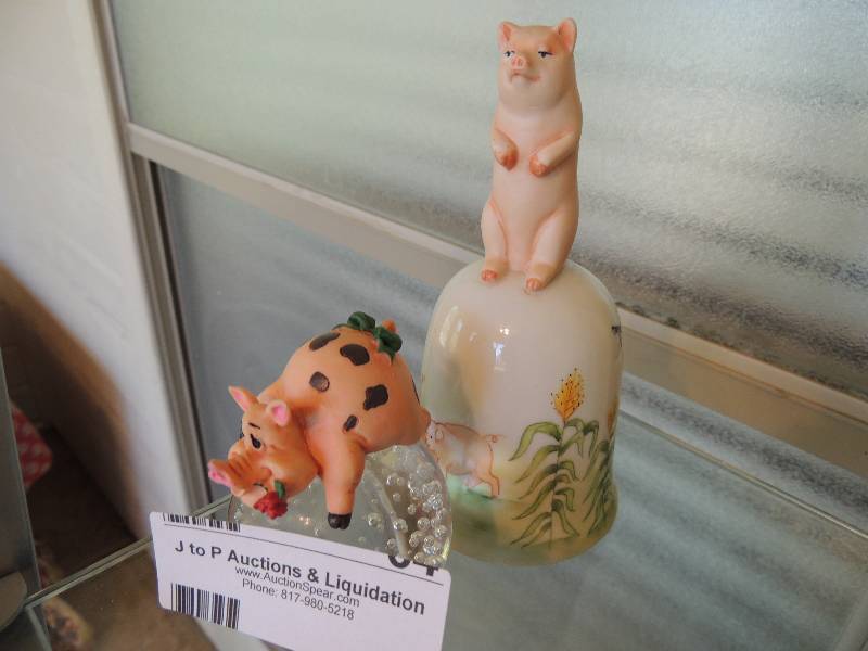 lot 67 image: PIGS