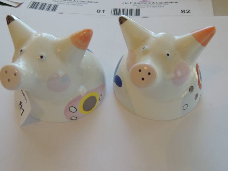 lot 81 image: PIGS