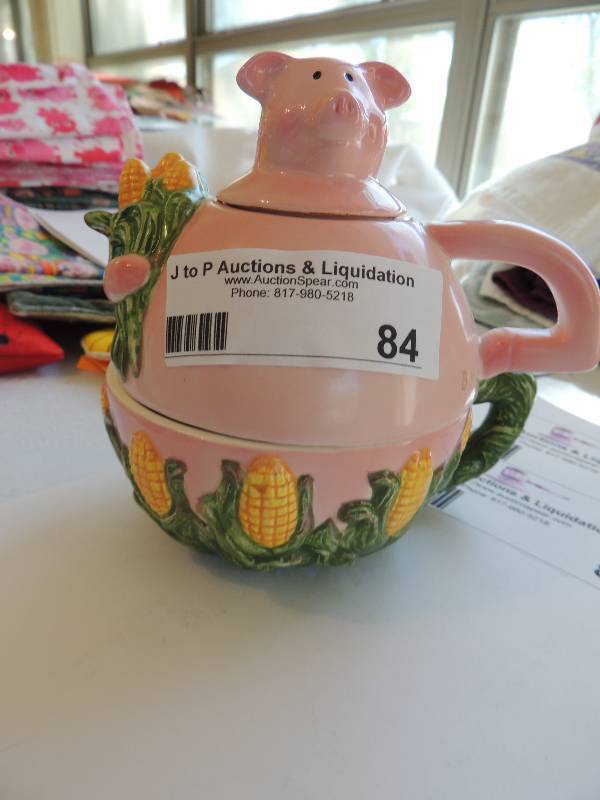 lot 84 image: PIGS