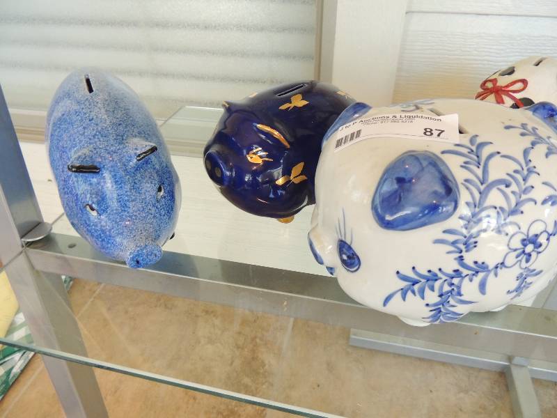 lot 87 image: PIGS
