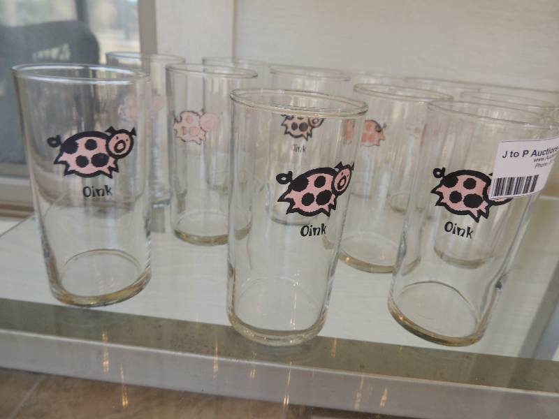 lot 104 image: PIGS