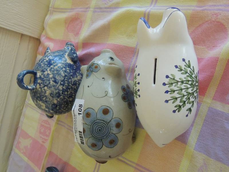 lot 108 image: PIGS