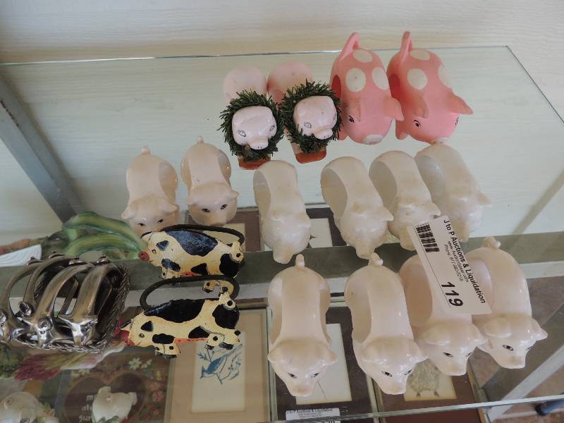 lot 119 image: PIGS