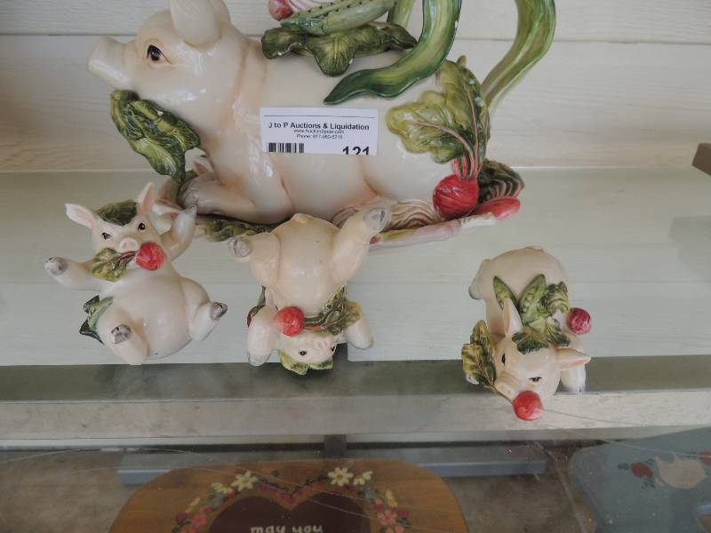 lot 121 image: FITZ & FLOYD - PIGS