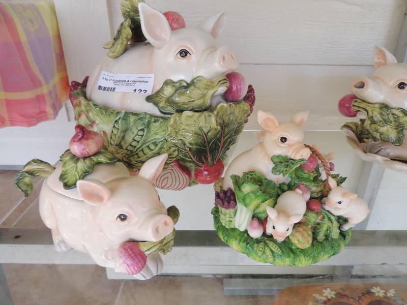 lot 122 image: FITZ & FLOYD - PIGS