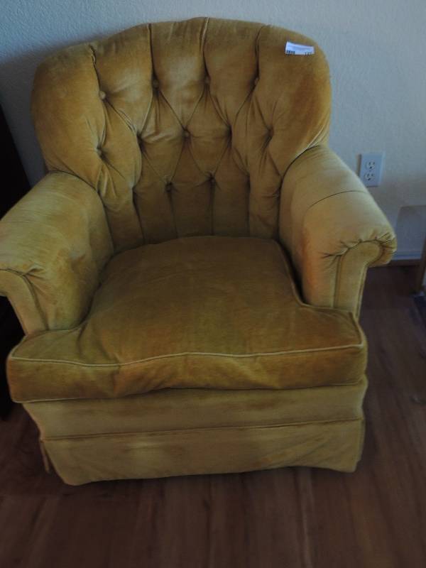 lot 131 image: Baker Furniture