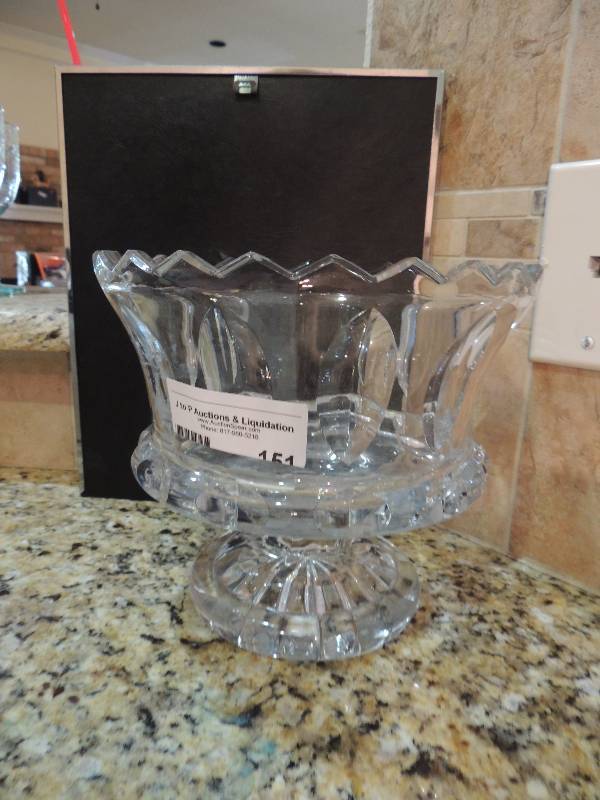 lot 151 image: GLASSWARE