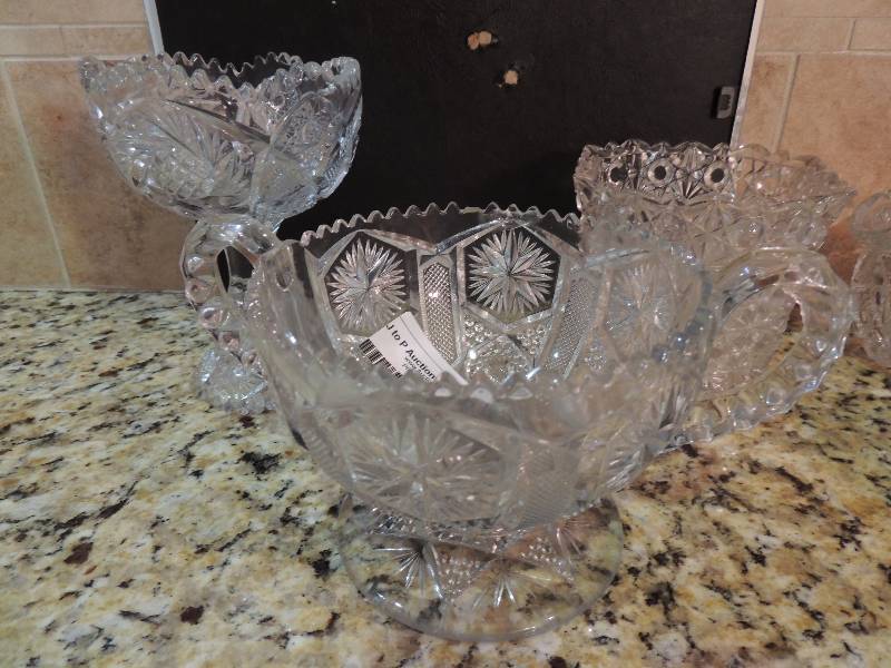 lot 153 image: GLASSWARE