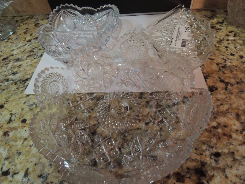 lot 160 image: GLASSWARE