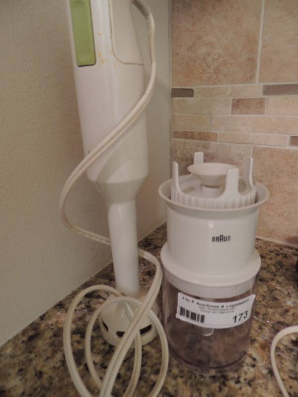 lot 173 image: SMALL APPLIANCES