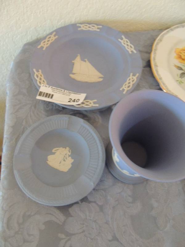 lot 240 image: WEDGEWOOD