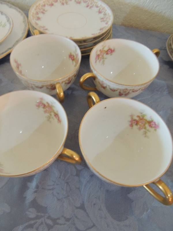 lot 246 image: Limoges Haviland