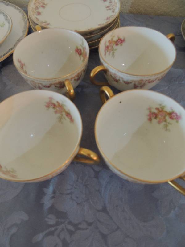 lot 247 image: Limoges Haviland